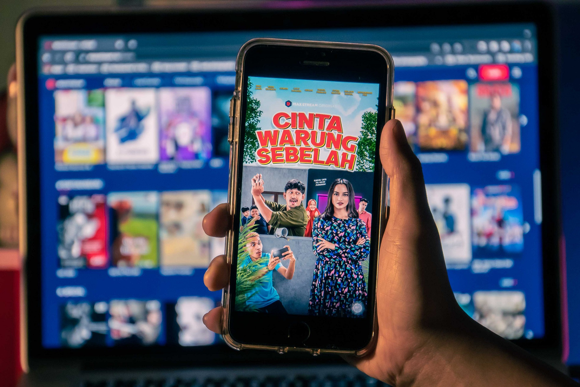 Telkomsel MAXstream rilis film orisinal Cinta Warung Sebelah